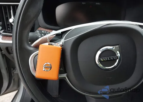 2022 Volvo S60 B5 Inscription/B5 Momentum z USA, uszkodzony, nr VIN 7JRL12FZXNG157854